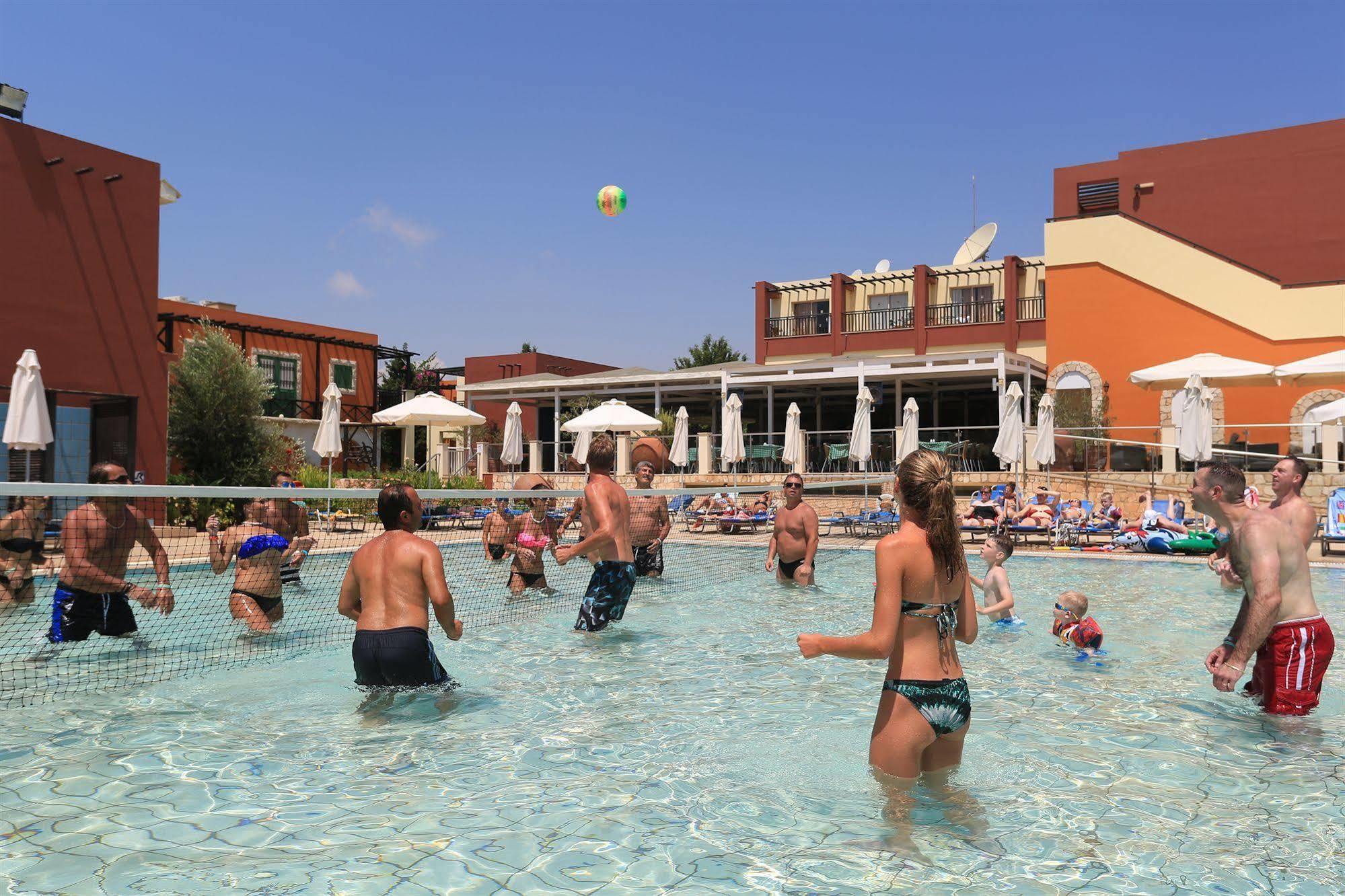 Panas Holiday Village ไอยานาปา ภายนอก รูปภาพ
